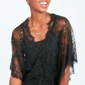 Taylor lace cape
